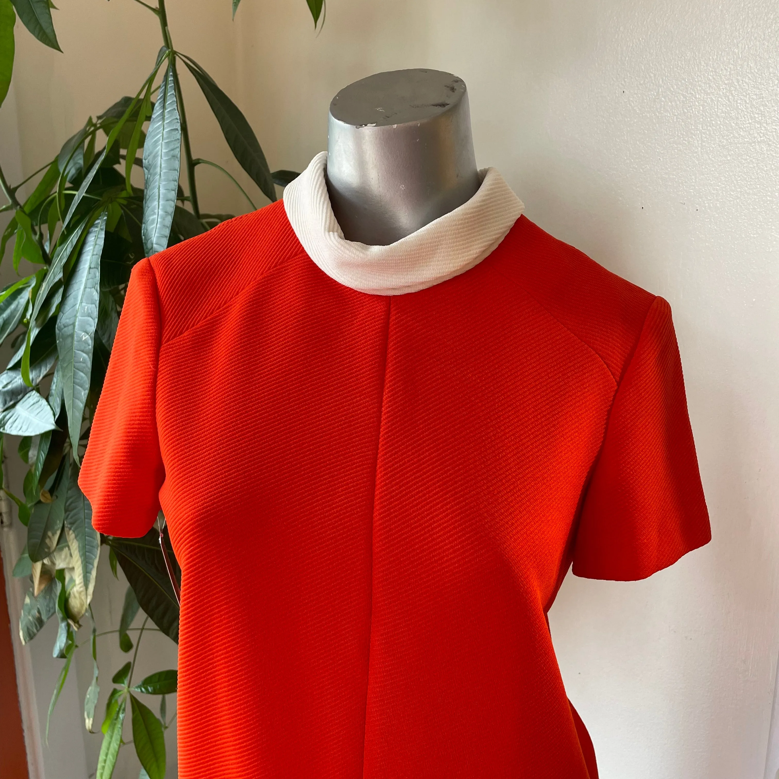 Vintage 50s 60s Saks Fifth Avenue retro space age short sleeve dress (HT2401)